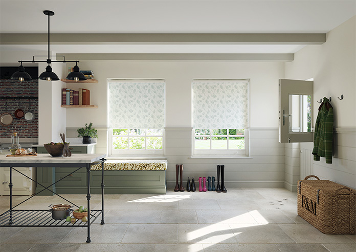 Climbing Leaves, Pale Green - Roller Blind - Image 8